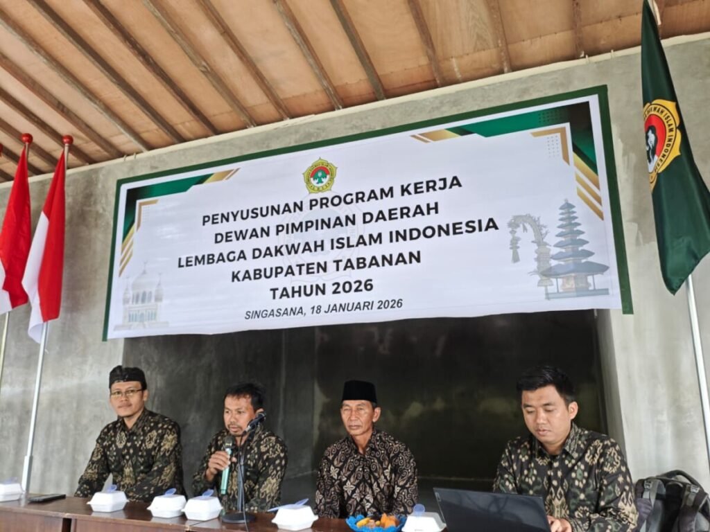 Samakan Persepsi: Pengurus harian DPD LDII Tabanan meminmpin penyusunan proker.