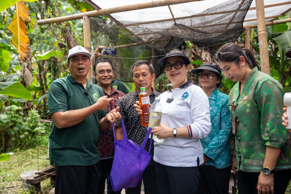 Ketua TP PKK Tabanan Apresiasi Warga LDII Olah Sampah Plastik Jadi BBM